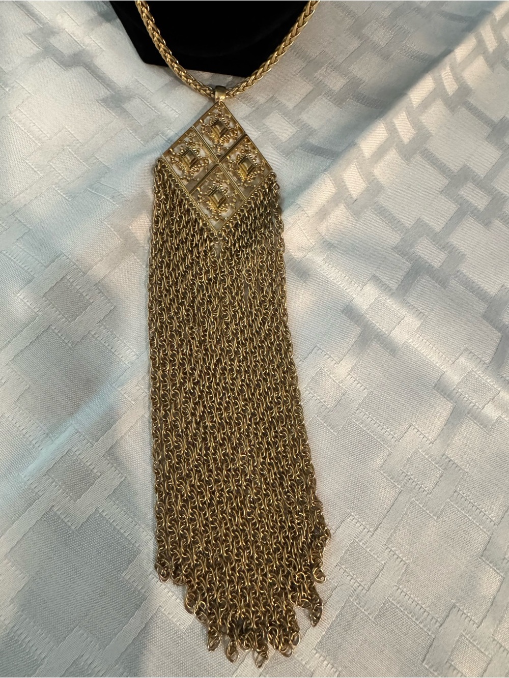 Stella & Dot Gold Tone Chain Diamond Shape Pendent Tassel Flapper Necklace - Picture 3 of 9